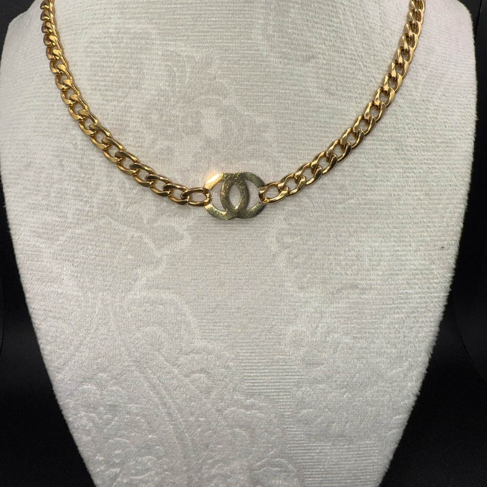 Elegant Gold Chain Necklace